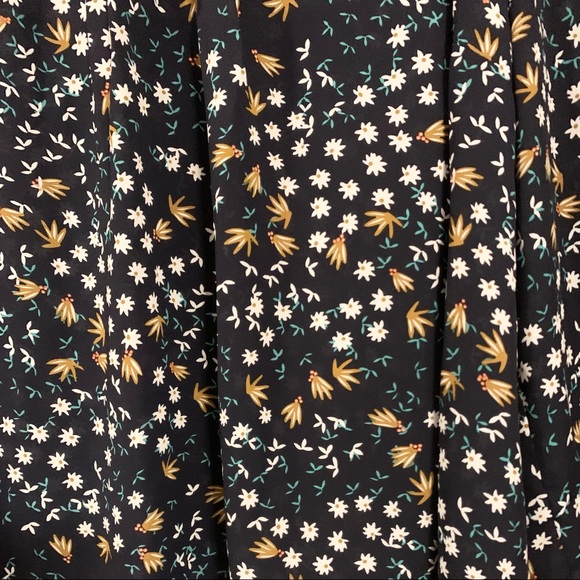 NWT Long Sleeved Floral Sheer Stitch Fix Top PLUS - Picture 5 of 6